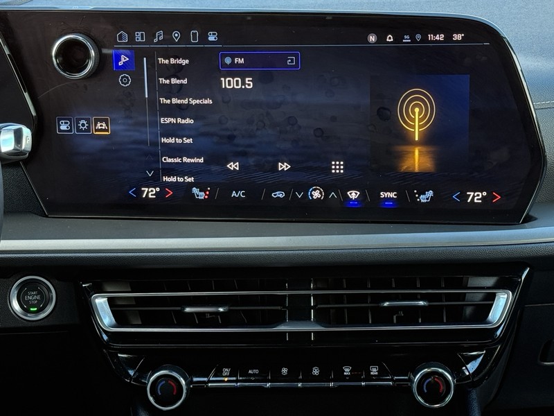 Chevrolet Traverse Vehicle Image 11