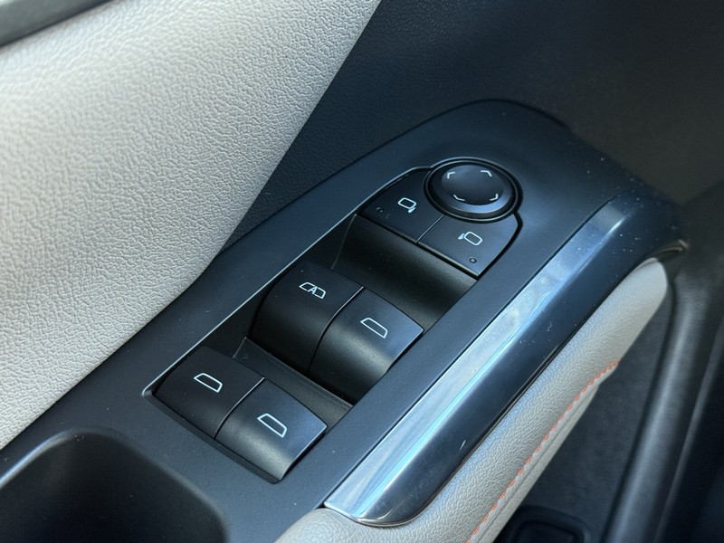 Chevrolet Traverse Vehicle Image 19