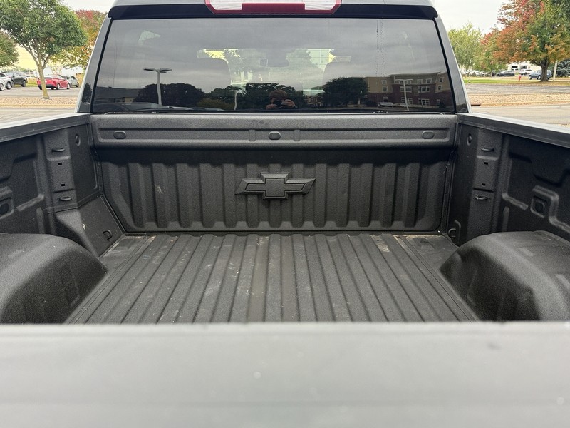 Chevrolet Silverado 1500 Vehicle Image 05