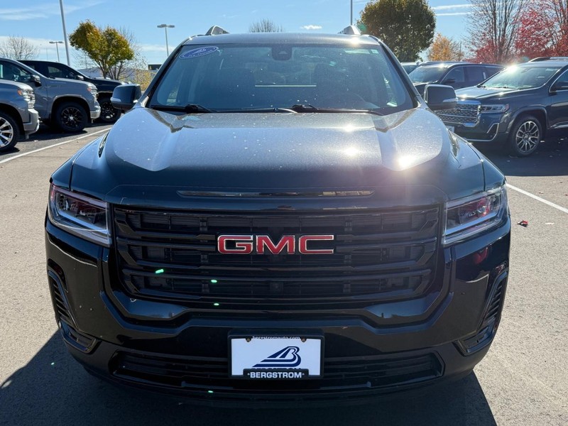 GMC Acadia Vehicle Image 09