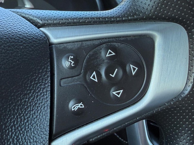 GMC Acadia Vehicle Image 17