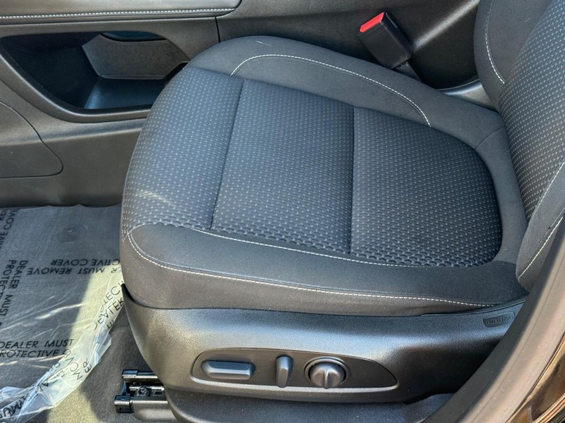 GMC Acadia Vehicle Image 22