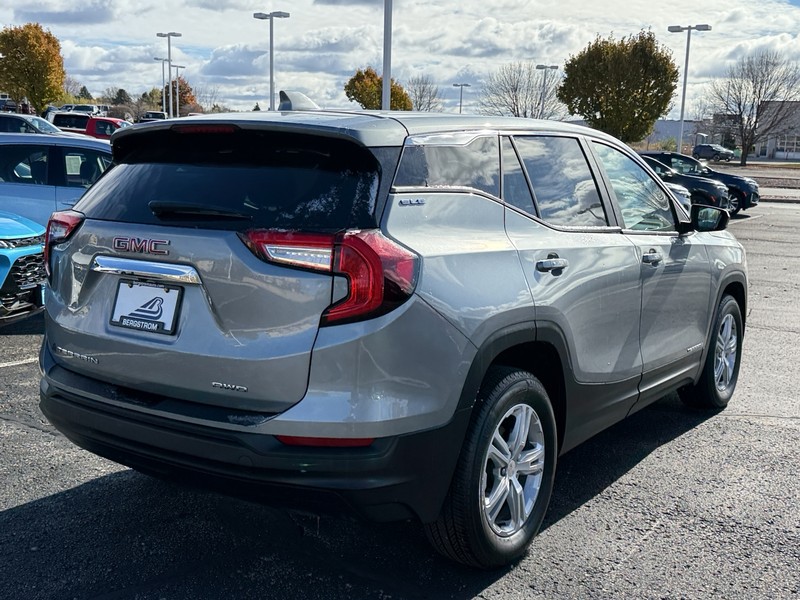 GMC Terrain Vehicle Image 03