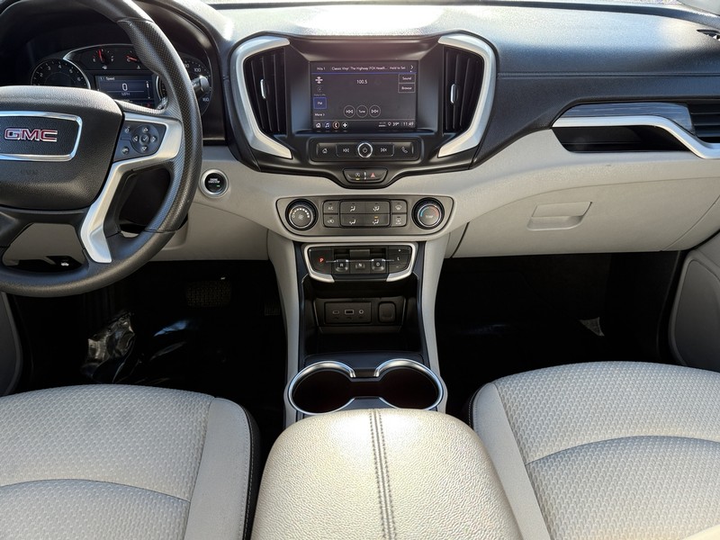 GMC Terrain Vehicle Image 11