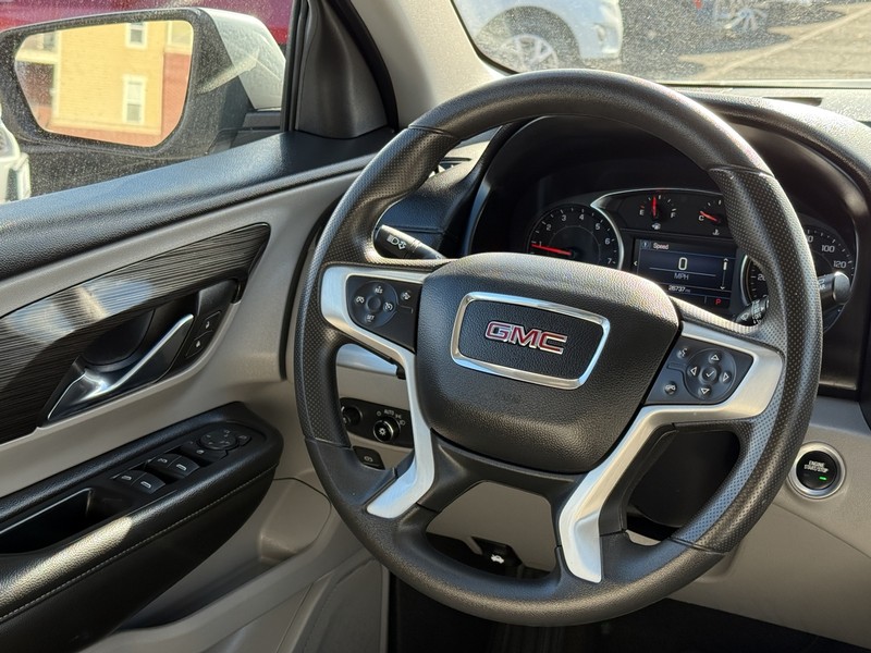 GMC Terrain Vehicle Image 14