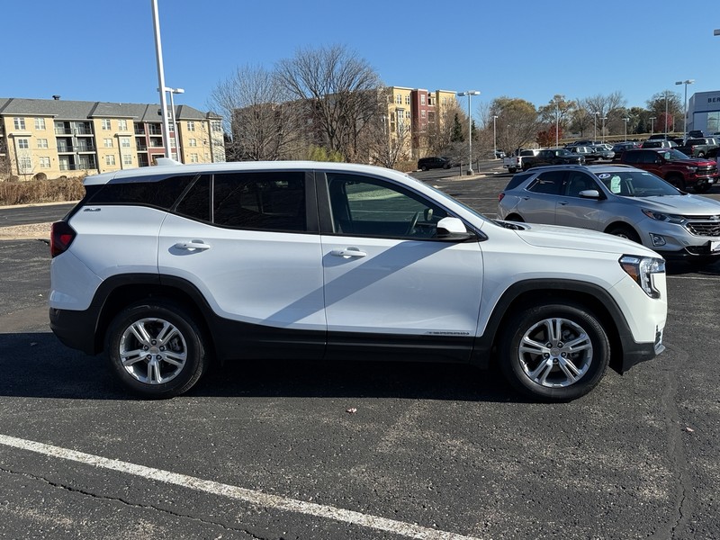 GMC Terrain Vehicle Image 02