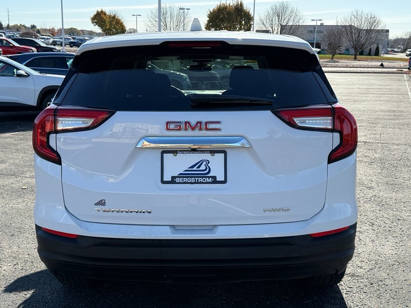 GMC Terrain Vehicle Image 04