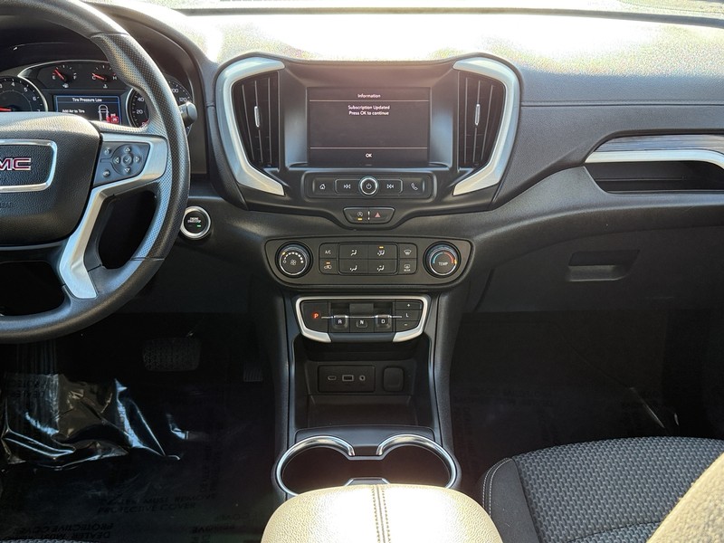 GMC Terrain Vehicle Image 11
