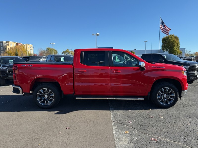 Chevrolet Silverado 1500 Vehicle Image 02
