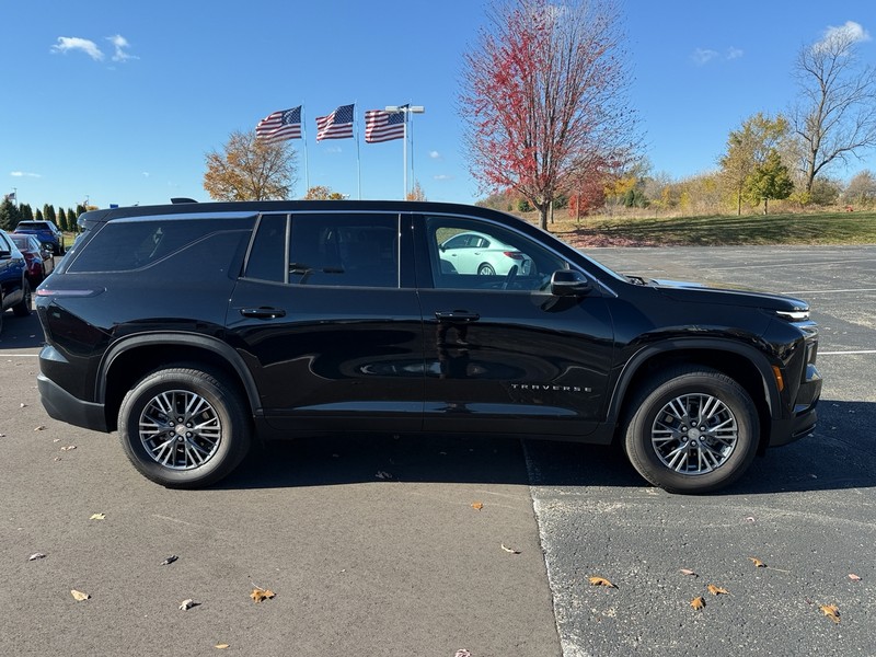 Chevrolet Traverse Vehicle Image 02