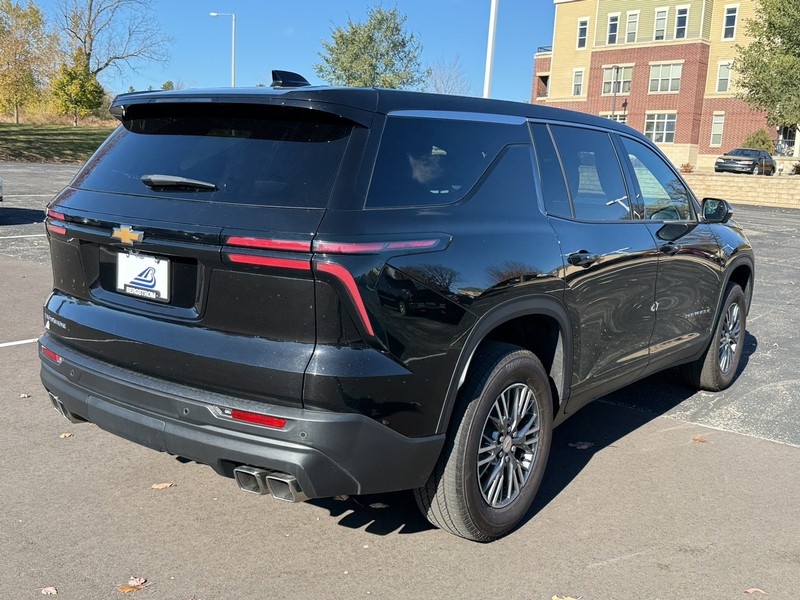 Chevrolet Traverse Vehicle Image 03