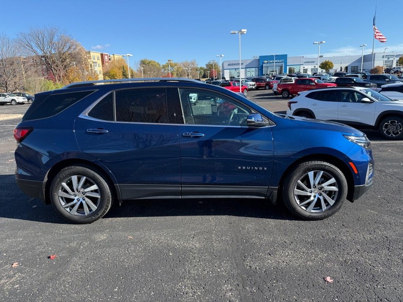Chevrolet Equinox Vehicle Image 02