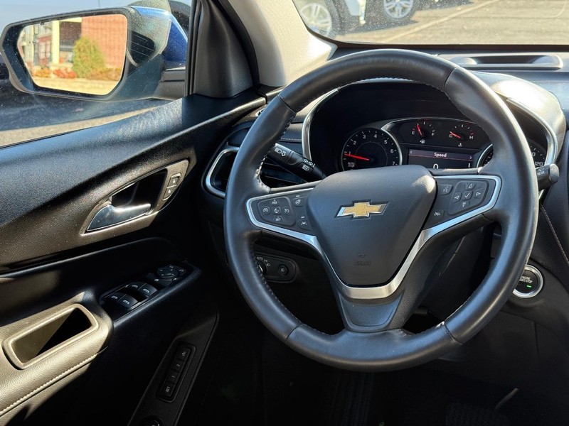 Chevrolet Equinox Vehicle Image 13