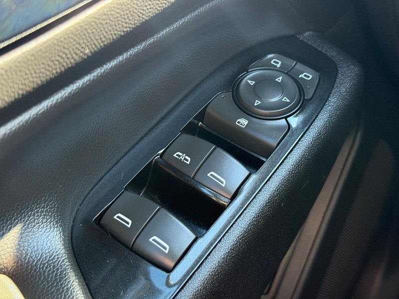 Chevrolet Equinox Vehicle Image 20