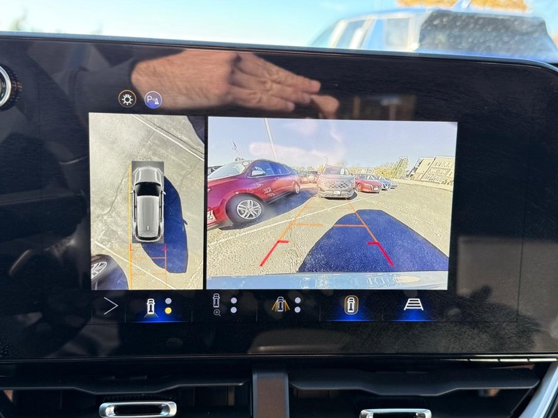 Chevrolet Equinox Vehicle Image 19