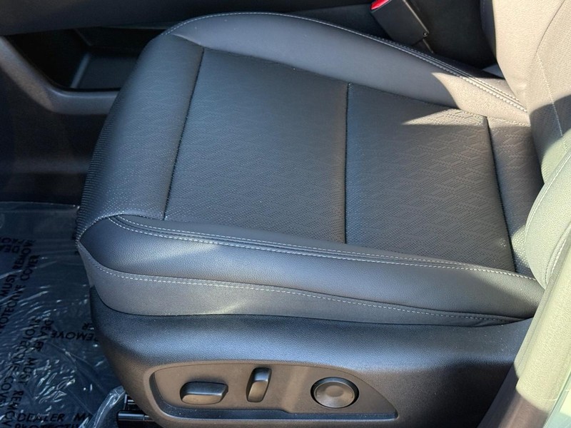 Chevrolet Equinox Vehicle Image 22