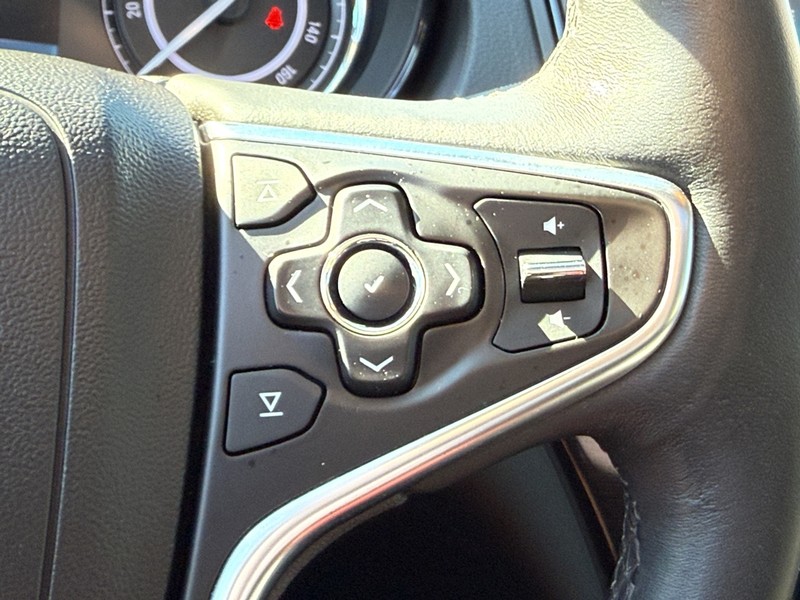 Buick Regal Vehicle Image 17