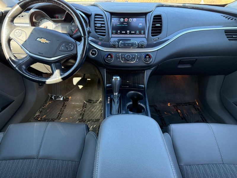 Chevrolet Impala Vehicle Image 11