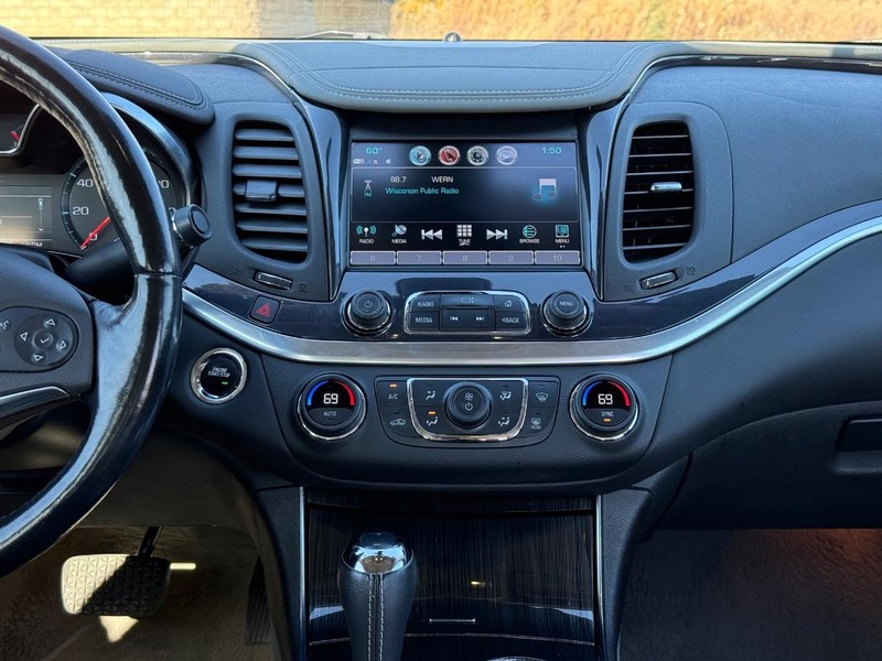 Chevrolet Impala Vehicle Image 12