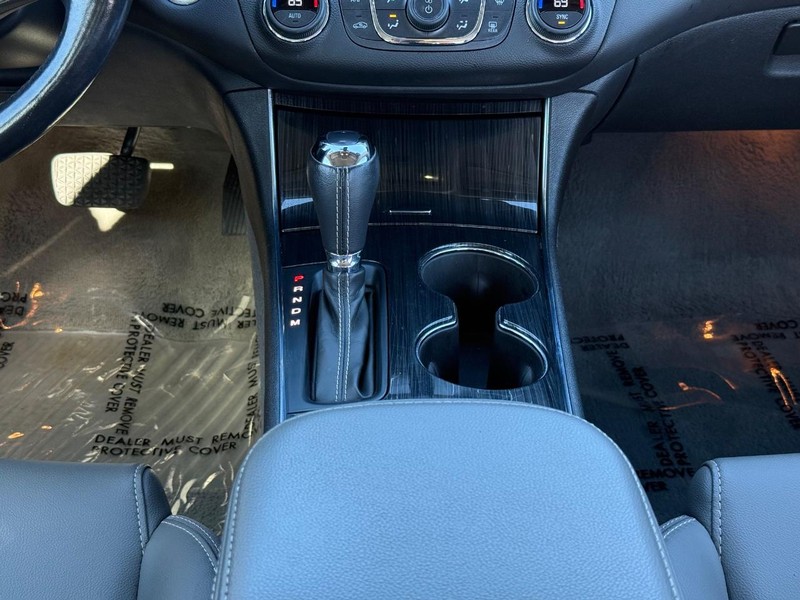 Chevrolet Impala Vehicle Image 13