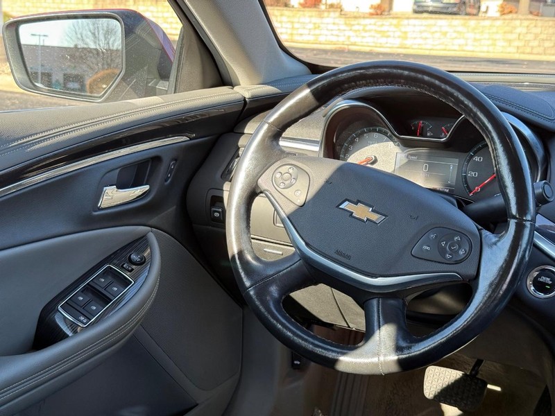 Chevrolet Impala Vehicle Image 14