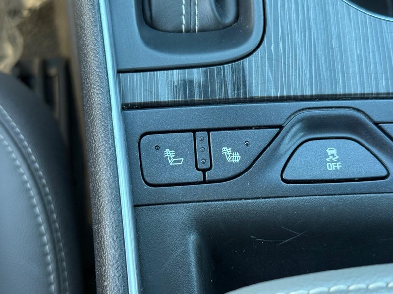 Chevrolet Impala Vehicle Image 20