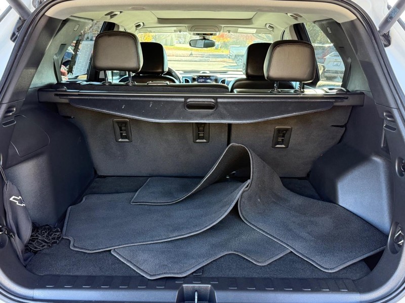 Chevrolet Equinox Vehicle Image 05