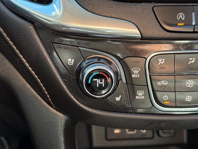 Chevrolet Equinox Vehicle Image 21