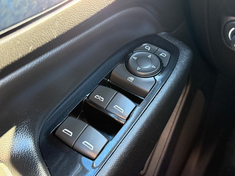 Chevrolet Equinox Vehicle Image 22