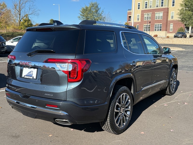 GMC Acadia Vehicle Image 03