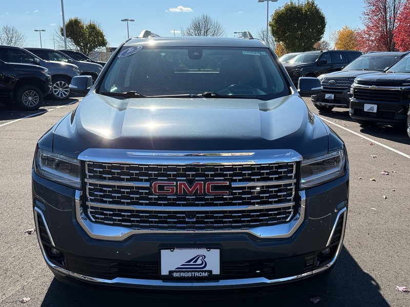 GMC Acadia Vehicle Image 09