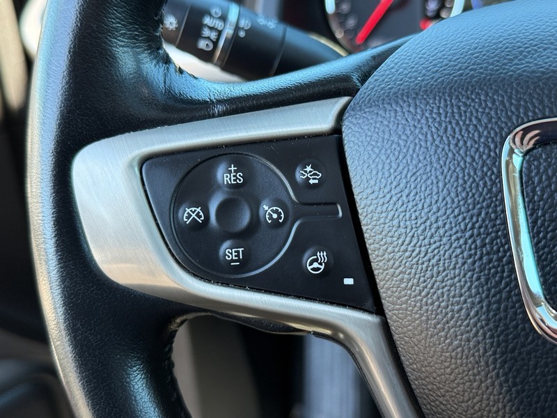 GMC Acadia Vehicle Image 16