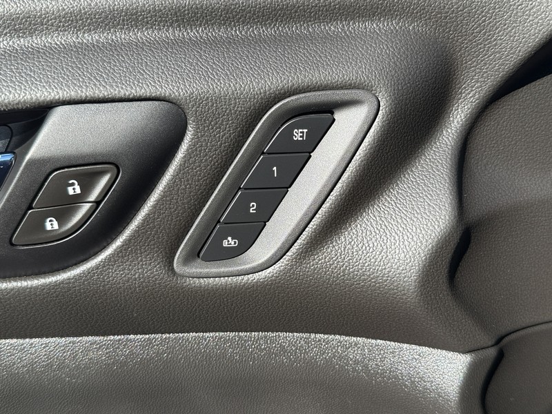 GMC Acadia Vehicle Image 21