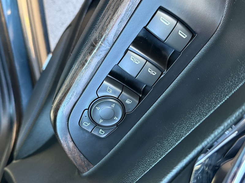 GMC Acadia Vehicle Image 22