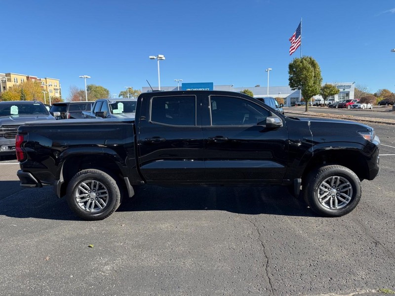 Chevrolet Colorado Vehicle Image 02