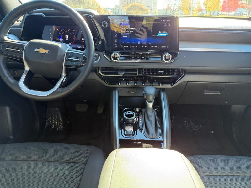 Chevrolet Colorado Vehicle Image 11