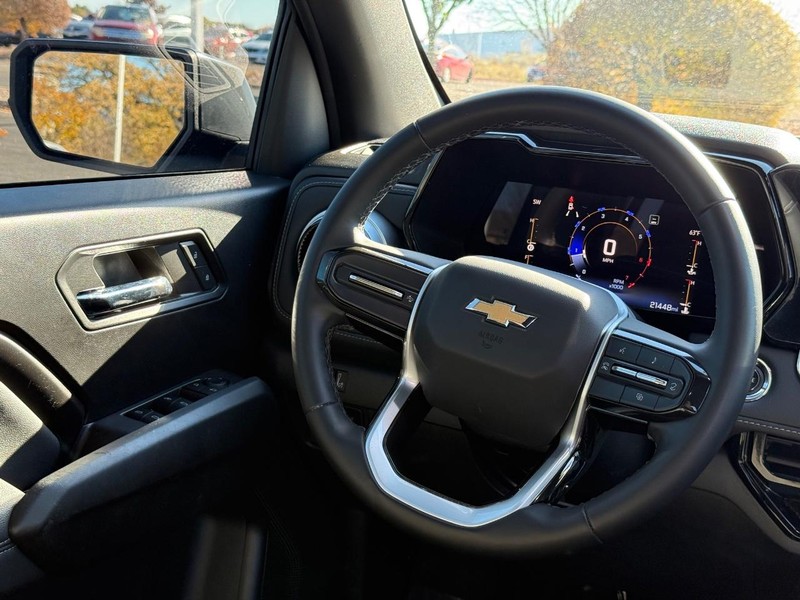 Chevrolet Colorado Vehicle Image 14