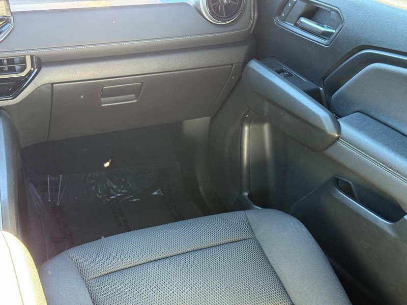 Chevrolet Colorado Vehicle Image 15