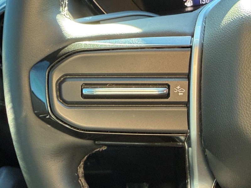 Chevrolet Colorado Vehicle Image 16