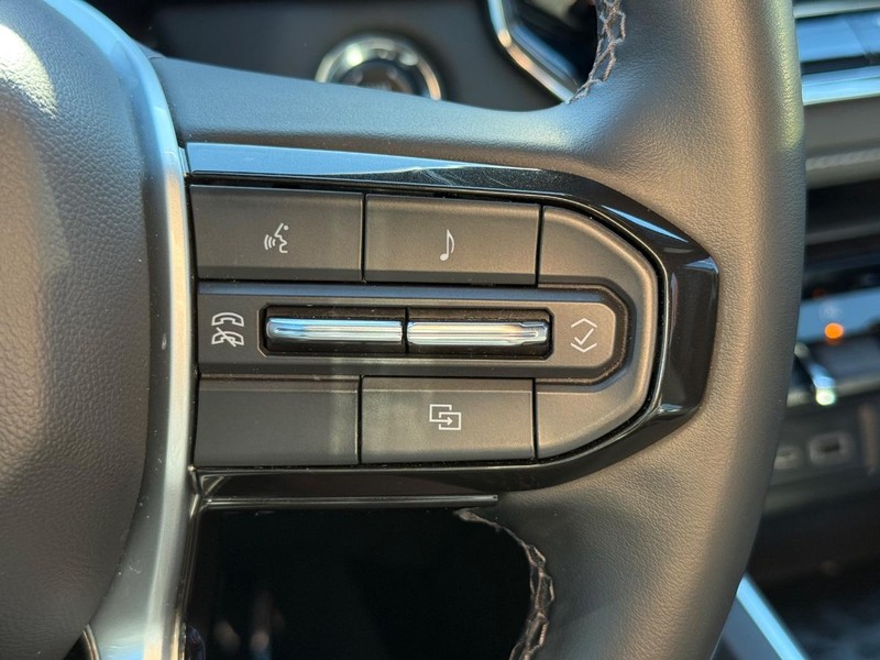 Chevrolet Colorado Vehicle Image 17