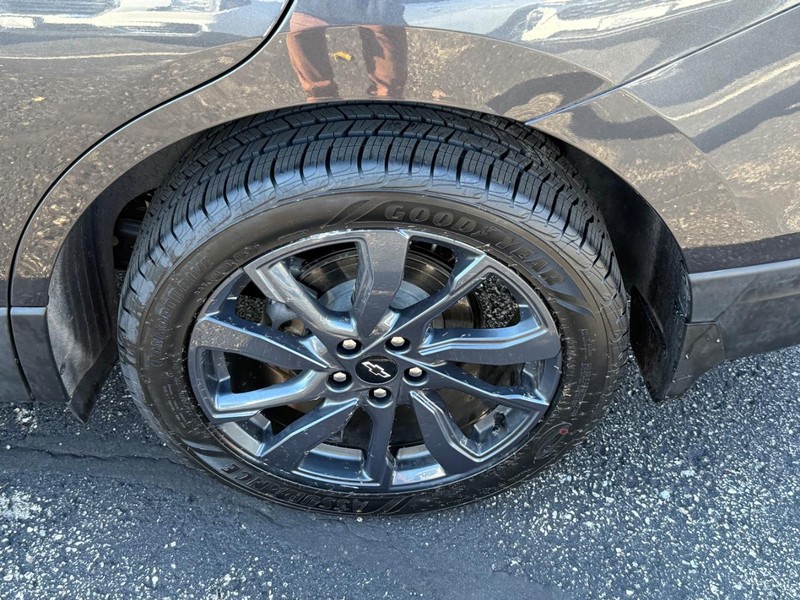 Chevrolet Equinox Vehicle Image 06