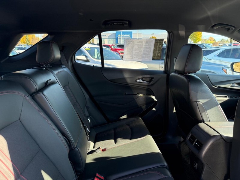 Chevrolet Equinox Vehicle Image 09