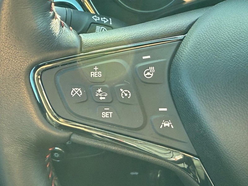 Chevrolet Equinox Vehicle Image 15