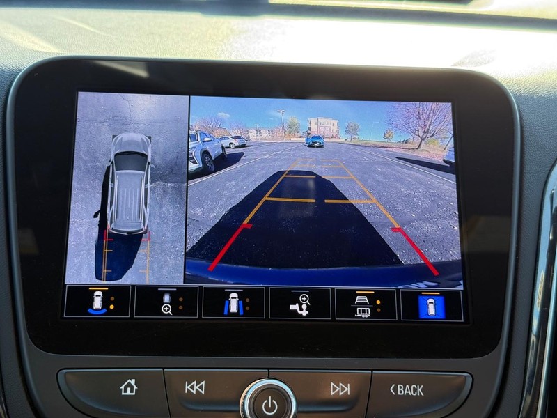 Chevrolet Equinox Vehicle Image 18