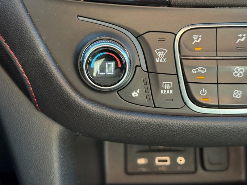 Chevrolet Equinox Vehicle Image 19