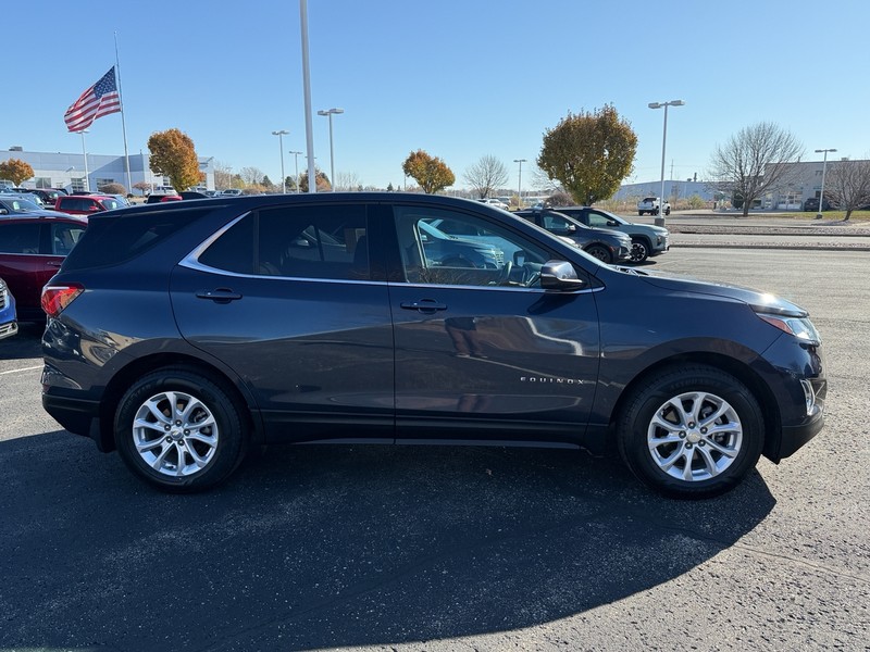 Chevrolet Equinox Vehicle Image 02