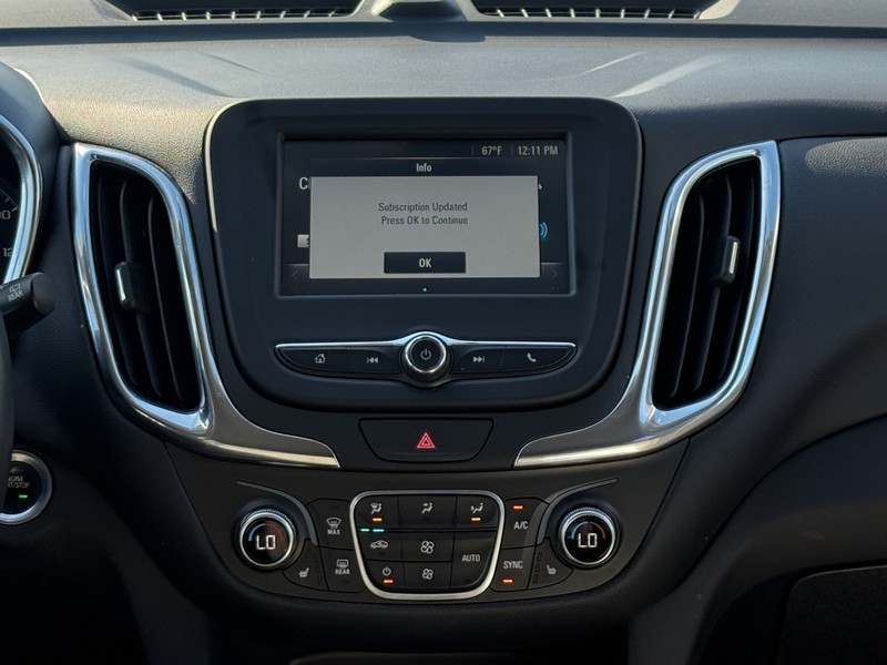 Chevrolet Equinox Vehicle Image 11