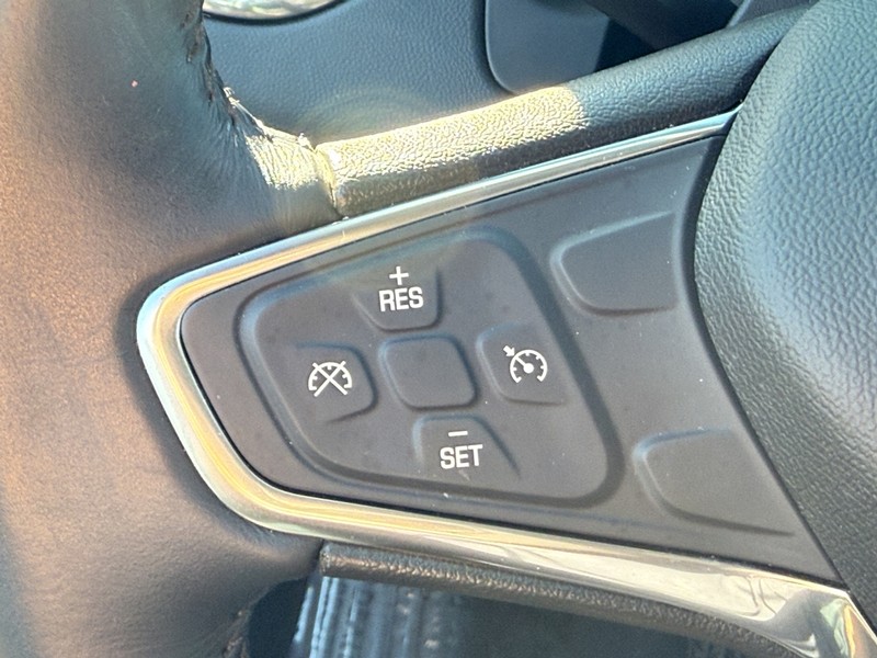 Chevrolet Equinox Vehicle Image 15