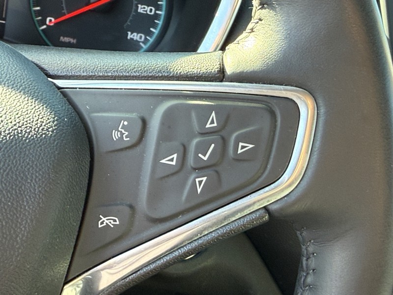 Chevrolet Equinox Vehicle Image 16