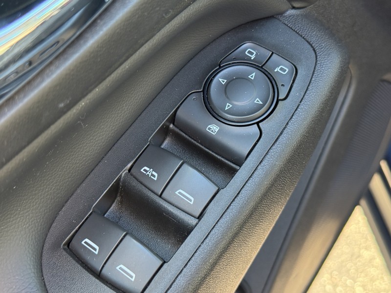 Chevrolet Equinox Vehicle Image 20